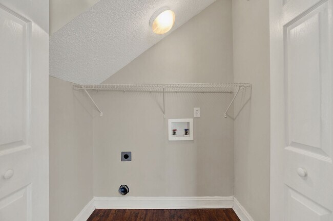 Building Photo - Turtle Landing