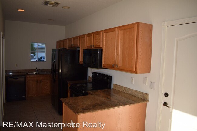 Building Photo - 4 br, 2.5 bath House - 2709 Creekside Dr