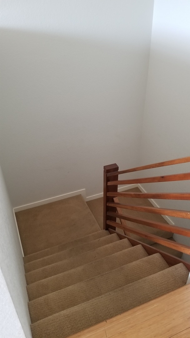 Building Photo - 2 Bedroom Condo SUPER close to Campus!