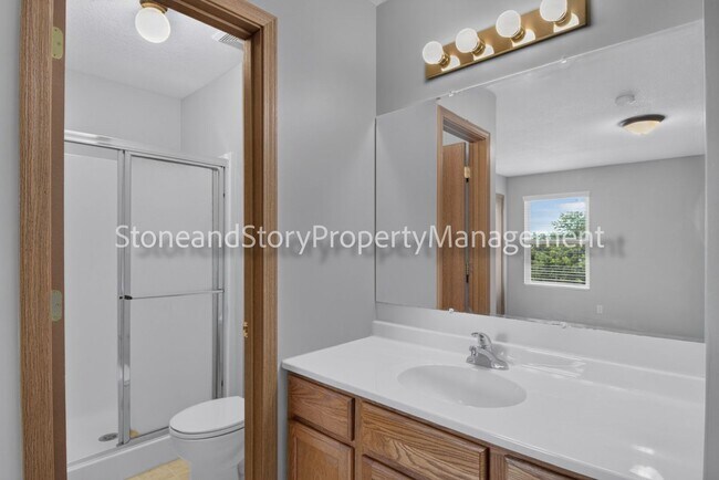 Building Photo - 6926 SW 17th St