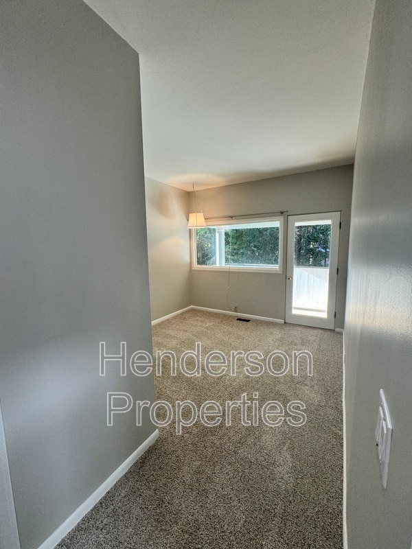 Building Photo - 501 Fenton Pl