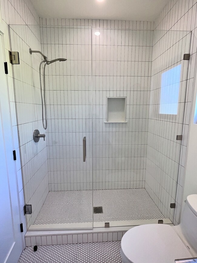 Building Photo - 5340 Grosvenor Blvd