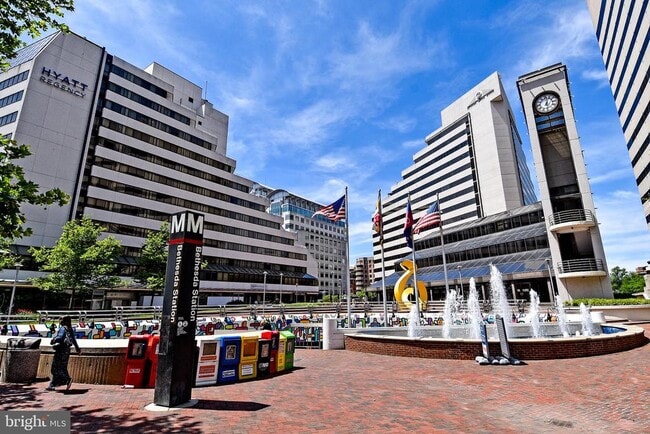 Building Photo - 4620 N Park Ave