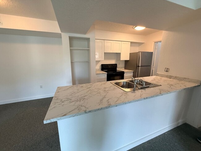 Building Photo - 3016 Parkway Blvd