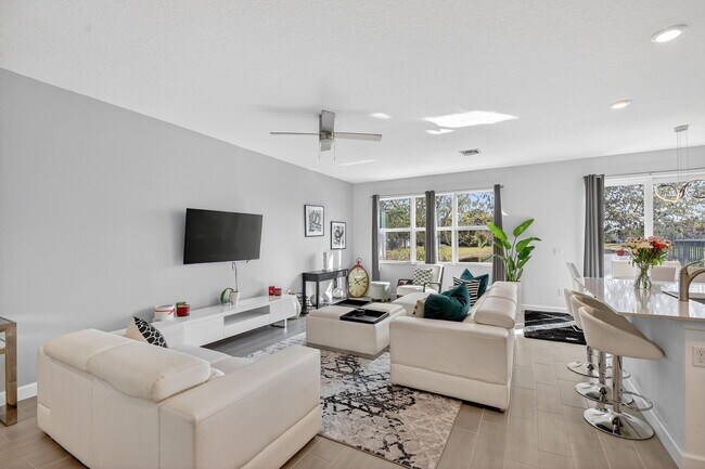 Building Photo - 4790 Navali Dr