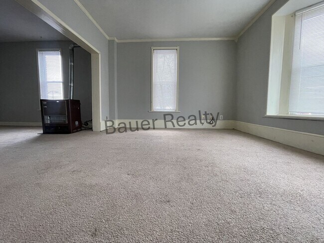 Building Photo - ad108