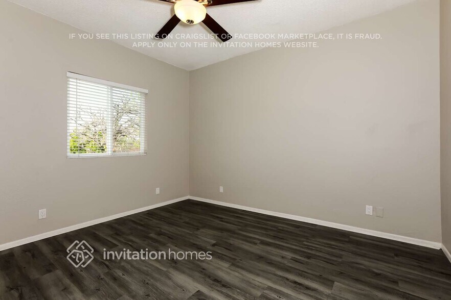 Building Photo - 132 S Olive