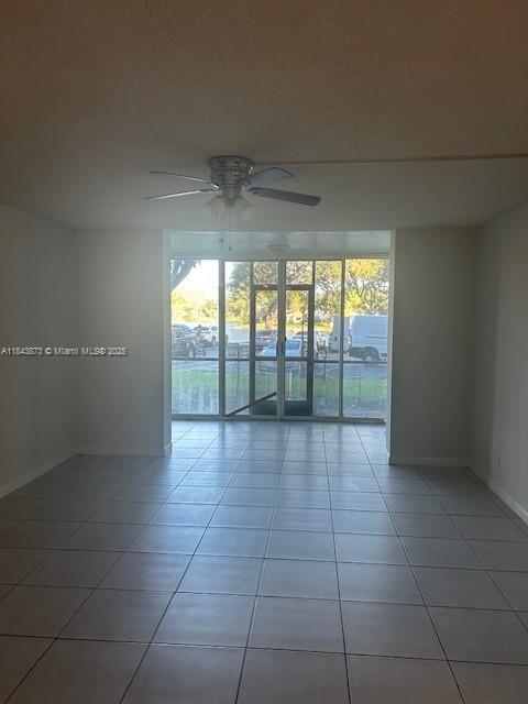 Building Photo - 3690 Inverrary Dr
