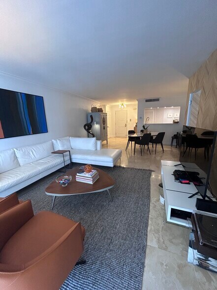 Building Photo - 9801 Collins Ave