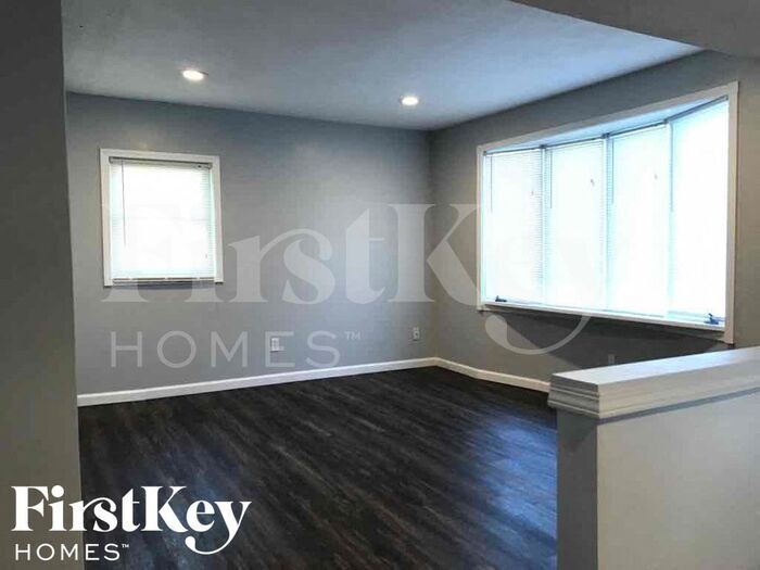 Building Photo - 7020 NE 51st Terrace