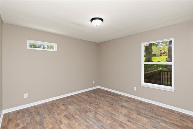 Building Photo - 309 Rickenbacker Dr