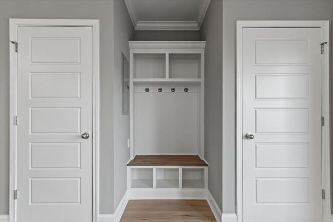 Building Photo - MOVE IN Special....1st Month's Rent Free!!!