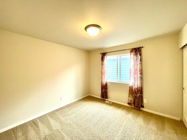 Building Photo - Modern 2017 Built Home in Silver Lake