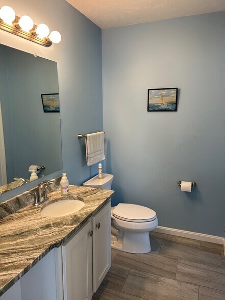 Building Photo - 676 Burncoat St