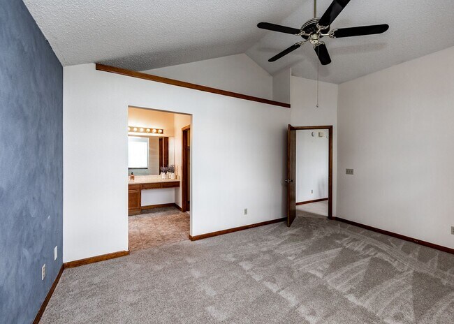 Building Photo - Westside Home in Mt Shadows in D20