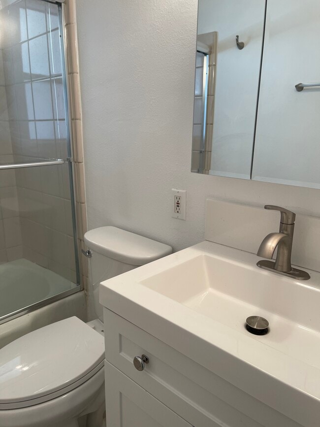 1st bathroom - 5016 Enfield Ave