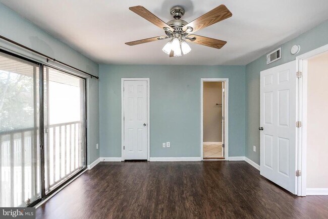 Building Photo - 5438 Ring Dove Ln
