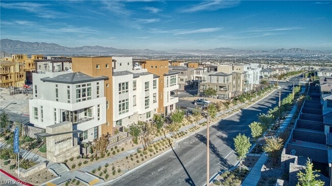 Building Photo - 639 Grey Saker St