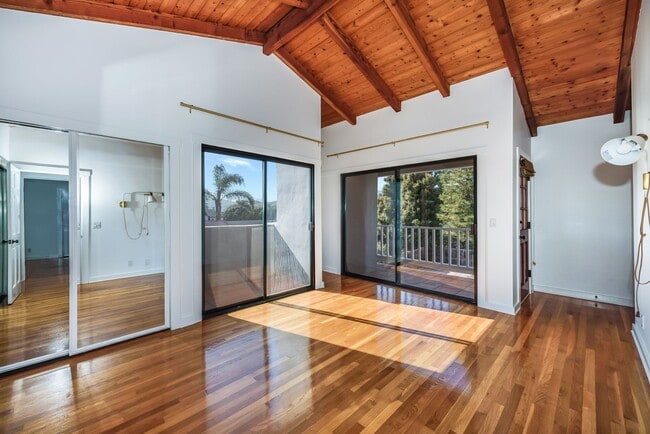 Building Photo - Charming Mesa Farmhouse with Modern Upgrades near Beach Access!