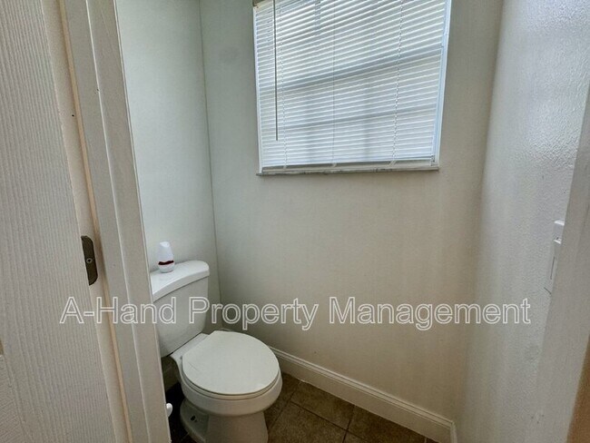 Building Photo - 522 Australian Way