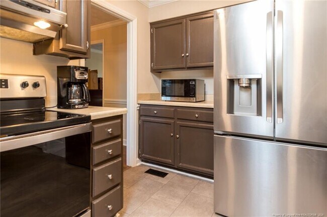 Building Photo - 3356 Quarry Dr