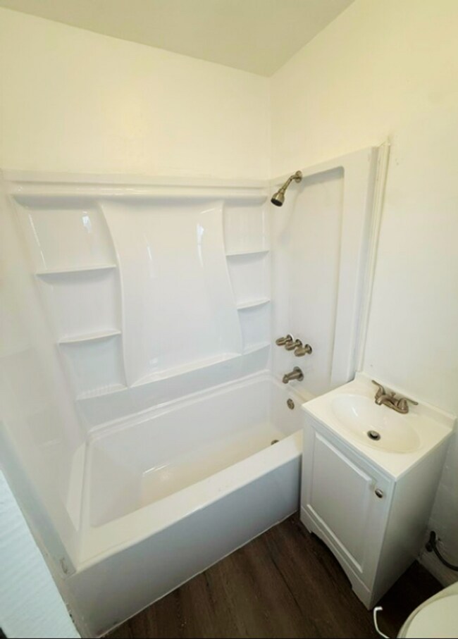 Interior Photo - 74th Street