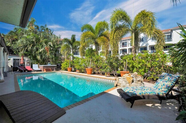 Building Photo - 812 Chukker Rd