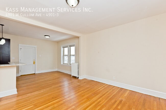 Building Photo - 4901 W Cullom Ave
