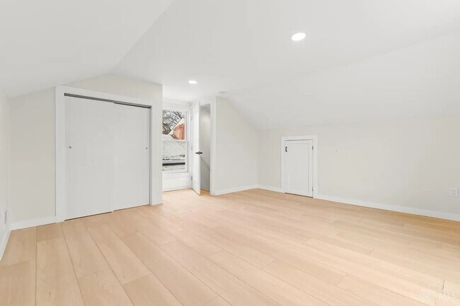 Building Photo - 4140 Kirby Ave