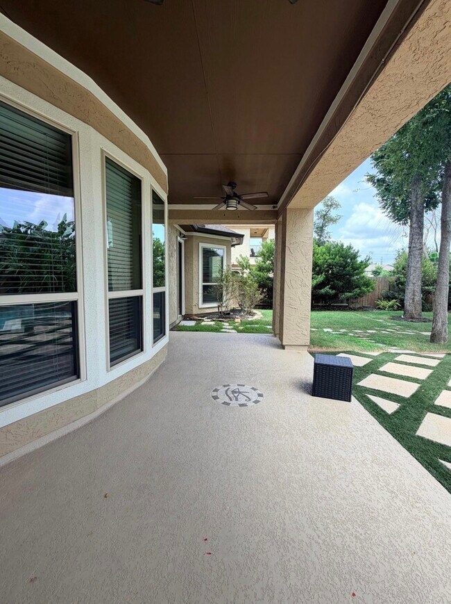 Building Photo - 5423 Lachlan Springs Ln
