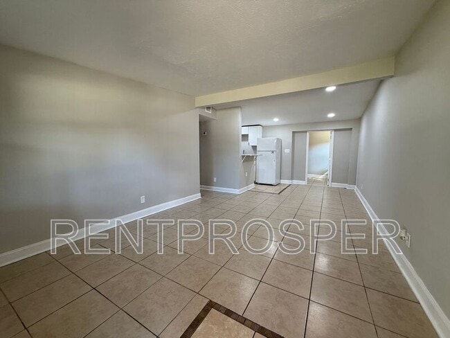 Building Photo - 1192 Maxey Dr