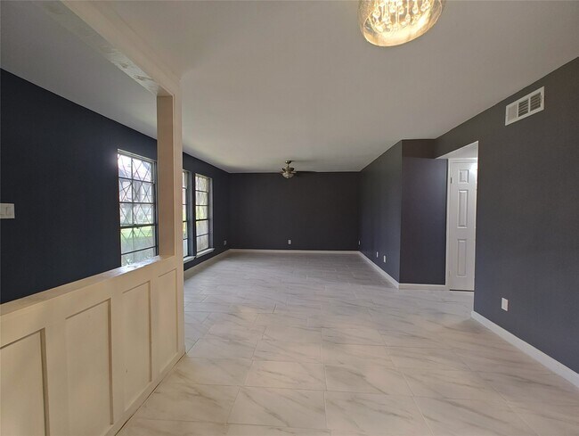 Building Photo - 2252 Shadowdale Dr