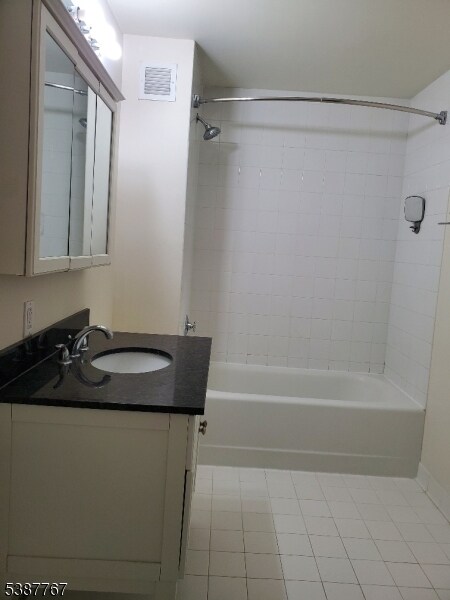 Building Photo - 1 Carriage City Plz