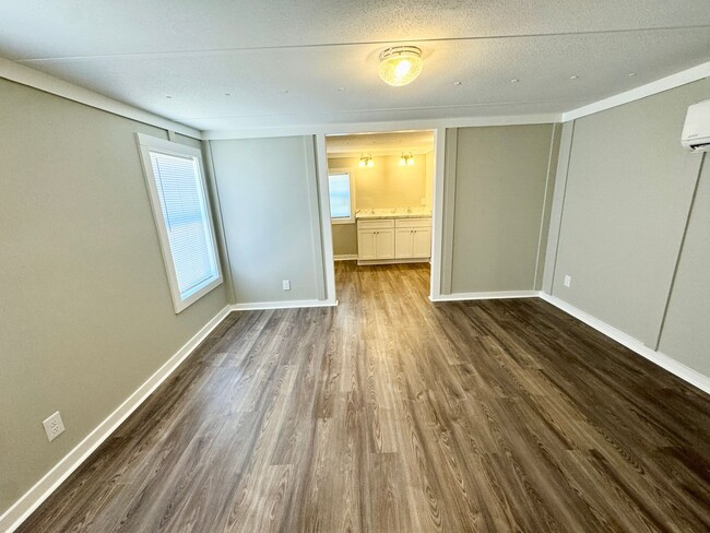 Building Photo - 2 bedroom, 2 baths with all new appliances...