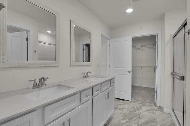 Building Photo - 6275 Sandbelt Dr