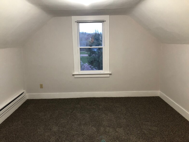Bedroom 4 - third floor - 326 Winthrop St