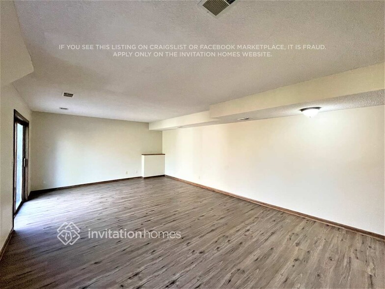Building Photo - 1609 Lakewood Dr N