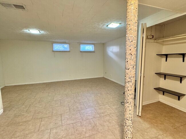 Building Photo - 9038 Niles Center Rd