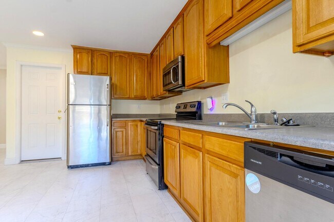 Building Photo - 6522 Maywood Ln