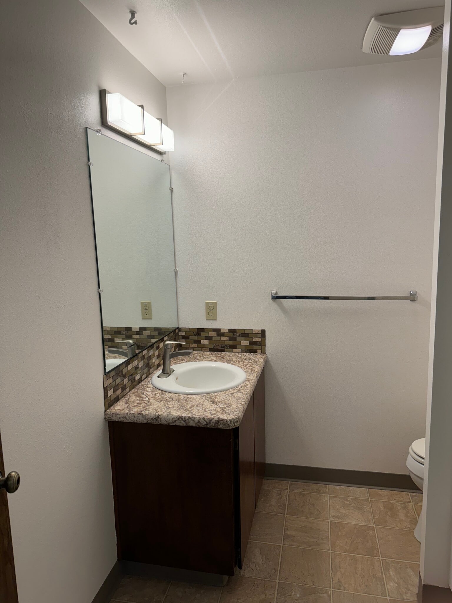 Upstairs bathroom - 14618 SE 17th Cir