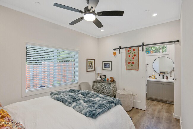 Building Photo - 313 Raymond St