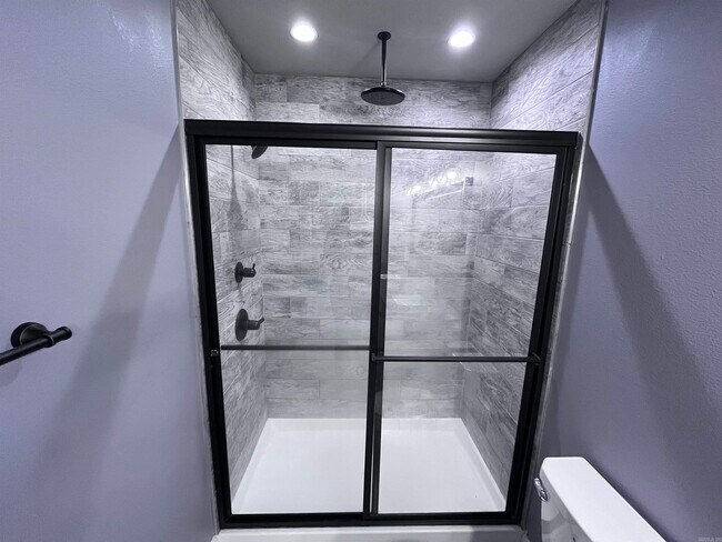 Building Photo - 27 Kasidyann Ct