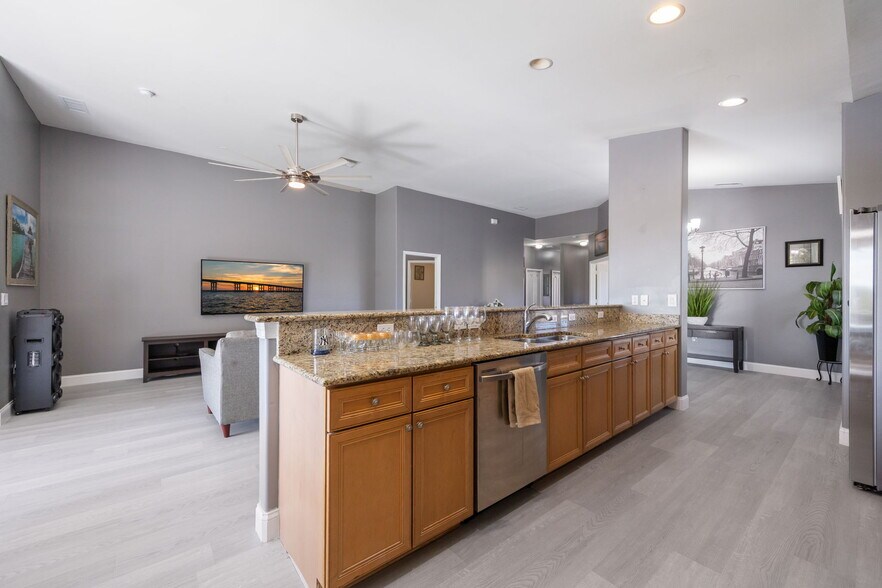 Building Photo - 3212 Sea Haven Ct