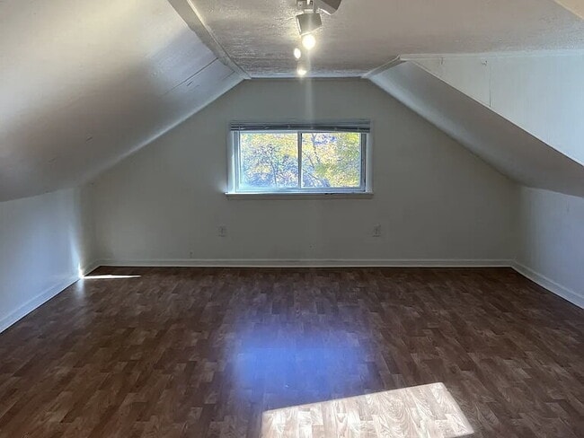 Building Photo - ELEGANT MODISH HOME