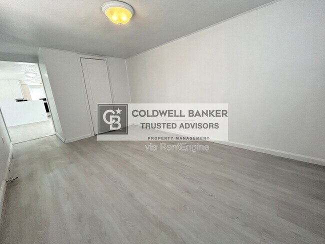 Building Photo - 2305 27th St