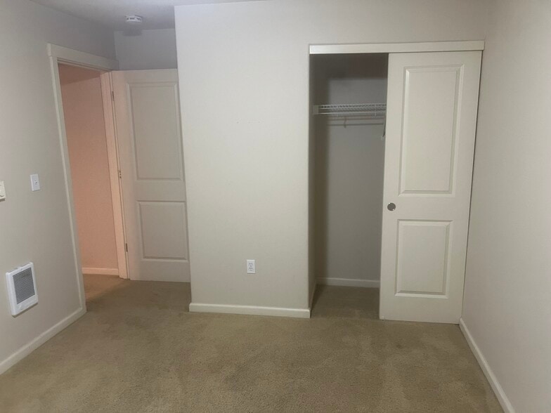 Building Photo - 6298 SW Grand Oaks Dr