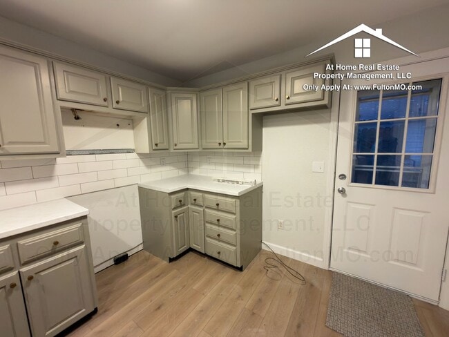 Building Photo - 1011-1013 Greystone Court