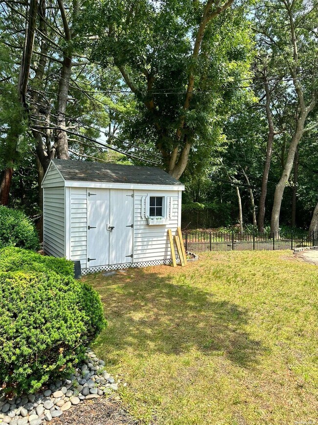 Building Photo - 115 Wedgewood Dr