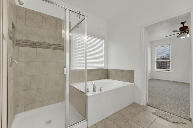 Building Photo - MOVE-IN SPECIAL! Enjoy $500 OFF your first full month’s rent when you move in on or before August...