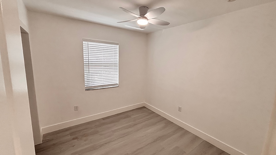 Building Photo - 721 N 68th Ter